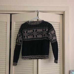 Authentic hand-knit crop wool sweater